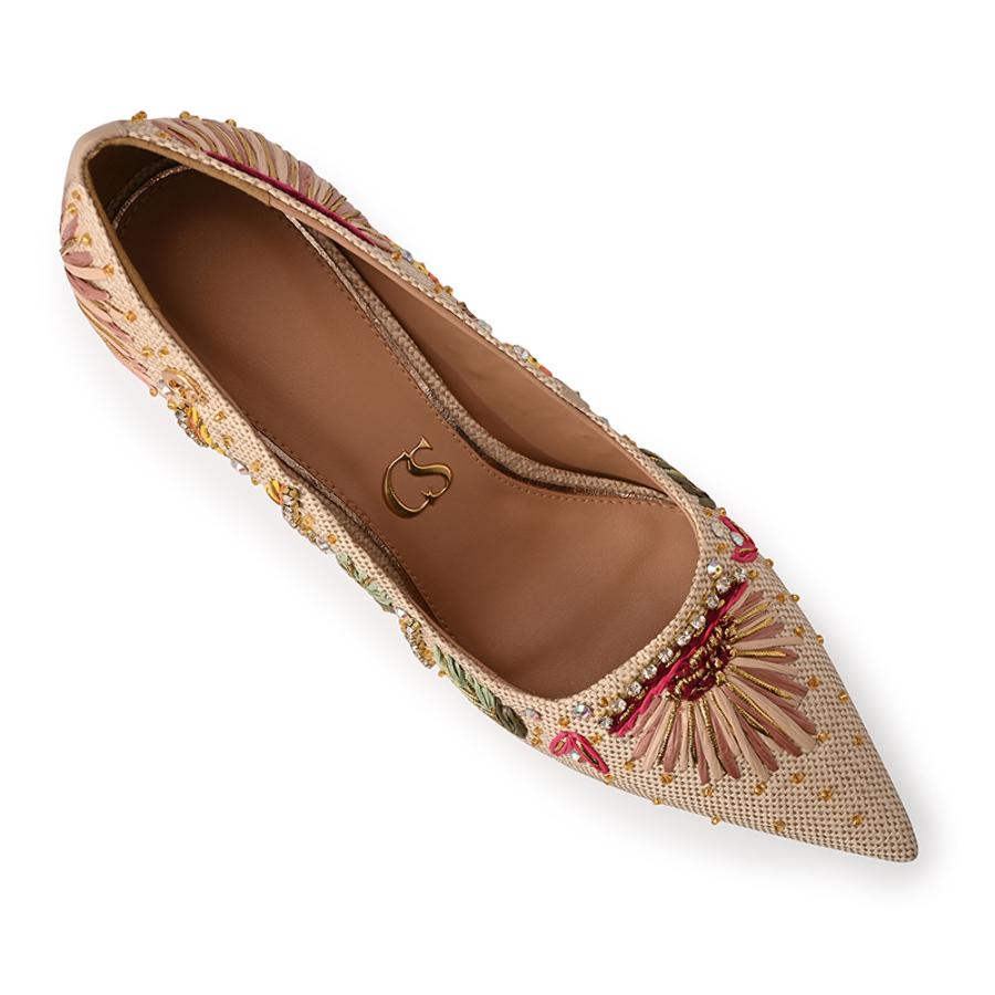 Hazelnut Embroidered Pump