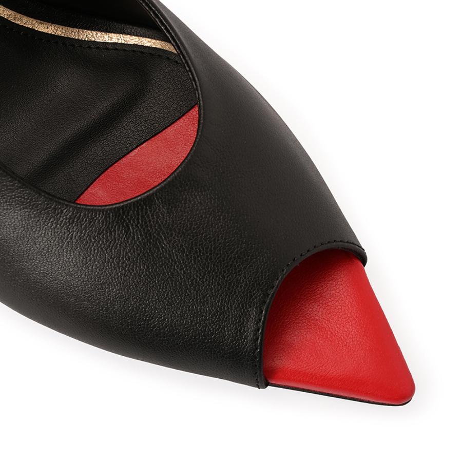 Black Leaf Toe and Comma Heel Mule
